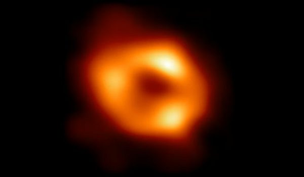مشاهده‌ی سیاهچاله‌ی عظیم برای نخستین بار