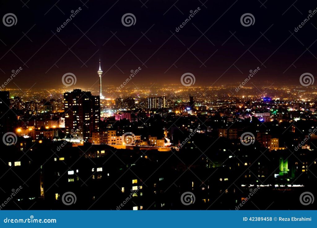 منظره شهر تهران در شب- عکس و وکتور 