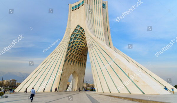 تهران، ایران - 19 مارس 2018: بنای یادبود برج آزادی در میدان آزادی- عکس و وکتور